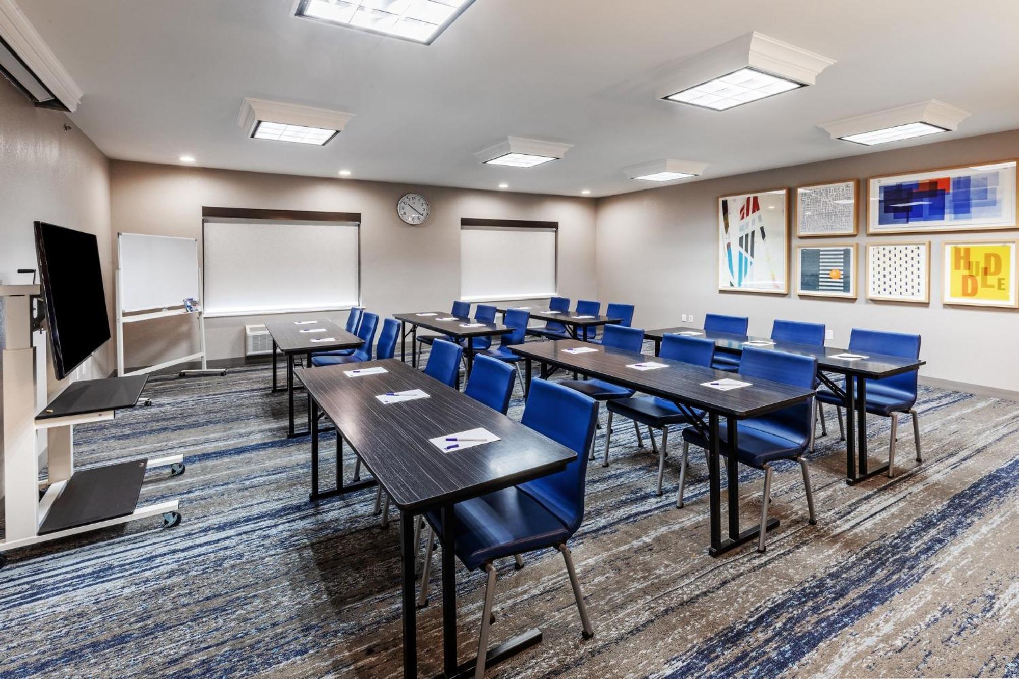 Holiday Inn Express & Suites Tulsa S Broken Arrow Hwy 51 By Ihg Exterior foto