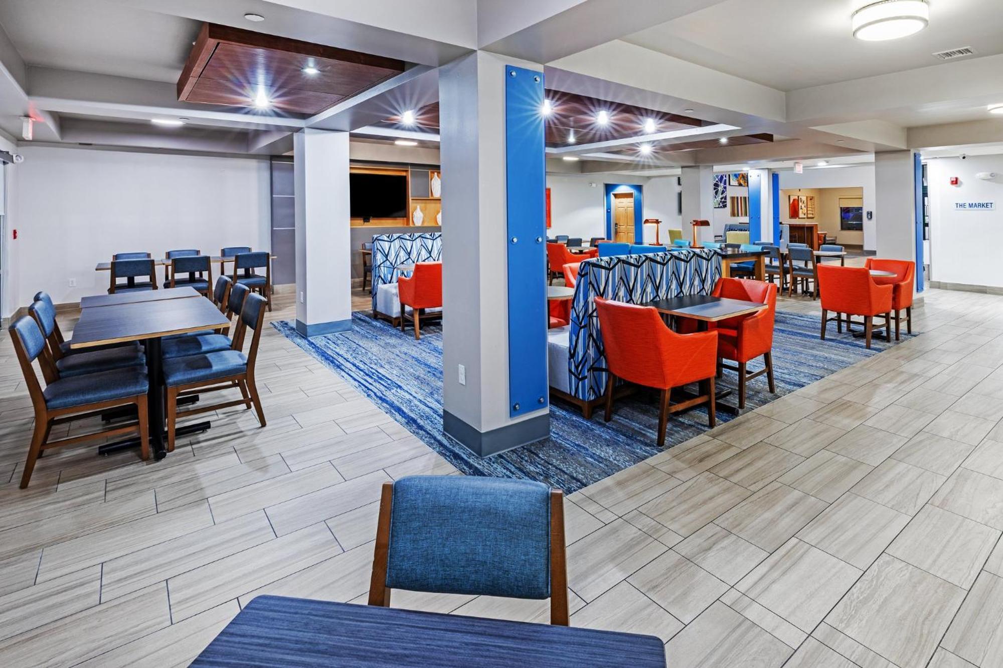 Holiday Inn Express & Suites Tulsa S Broken Arrow Hwy 51 By Ihg Exterior foto